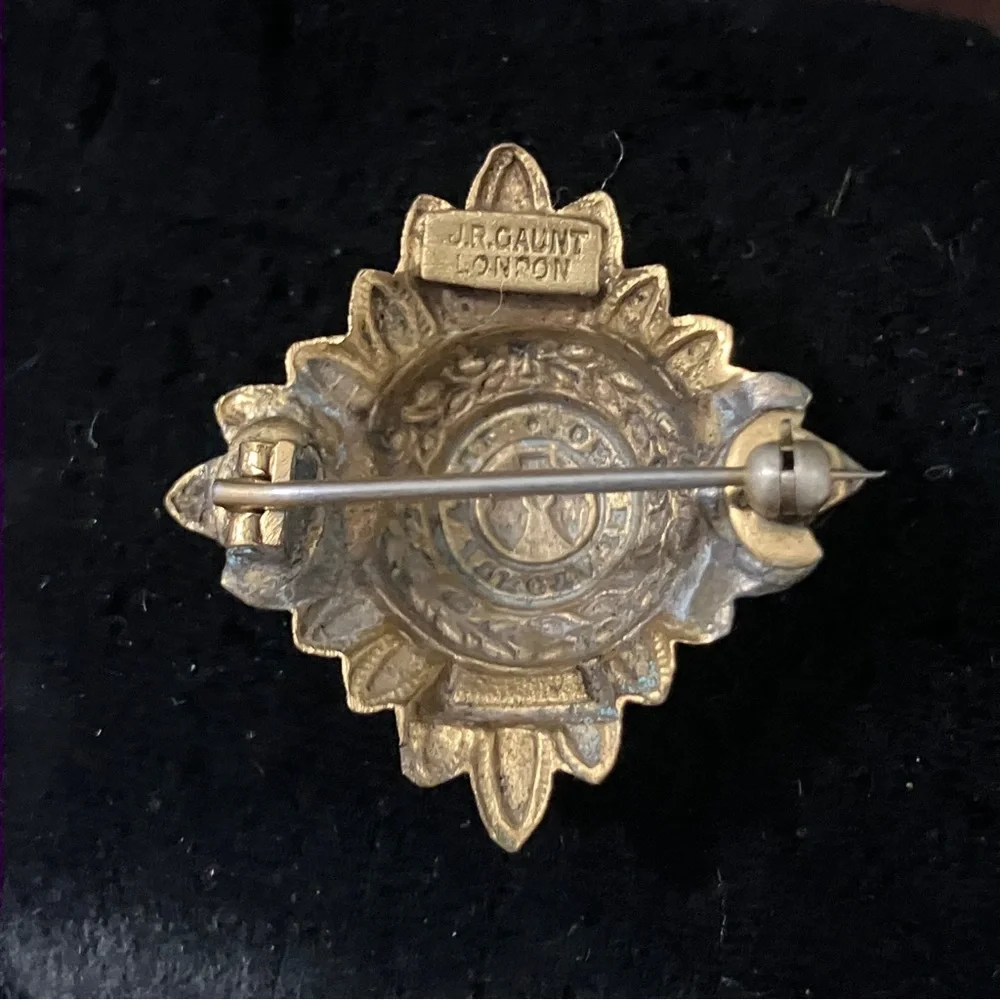 Vintage British Army Tria Juncta in Uno Officers Sweetheart Brooch Badge WWII